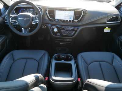 2026 Chrysler Pacifica, $41484. Photo 9