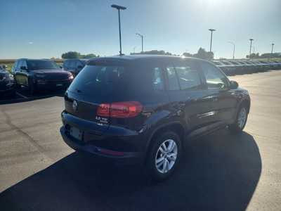 2013 Volkswagen Tiguan, $8000. Photo 2