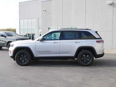 2025 Jeep Grand Cherokee, $42979. Photo 3