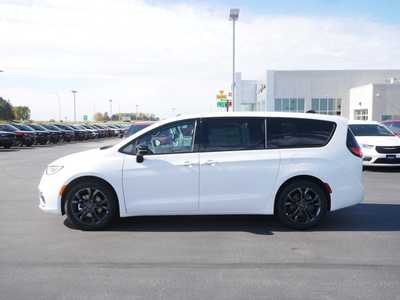 2026 Chrysler Pacifica, $41984. Photo 3