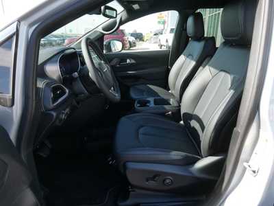 2026 Chrysler Pacifica, $44000. Photo 6