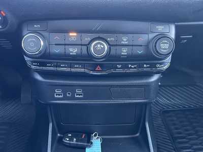 2022 Dodge Durango, $17800. Photo 7