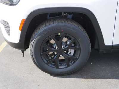 2025 Jeep Grand Cherokee, $42443. Photo 4