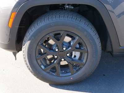 2025 Jeep Grand Cherokee, $42979. Photo 4