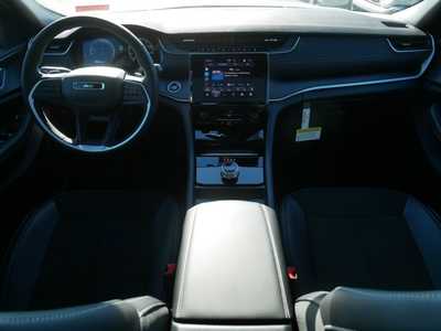 2025 Jeep Grand Cherokee, $42979. Photo 9