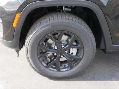 2025 Jeep Grand Cherokee, $42979. Photo 4