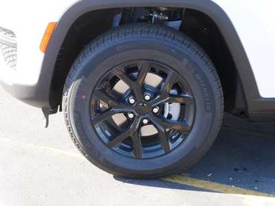 2025 Jeep Grand Cherokee, $42443. Photo 4