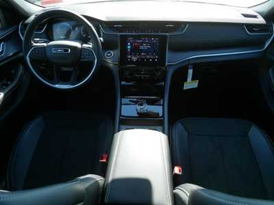 2025 Jeep Grand Cherokee, $42443. Photo 9