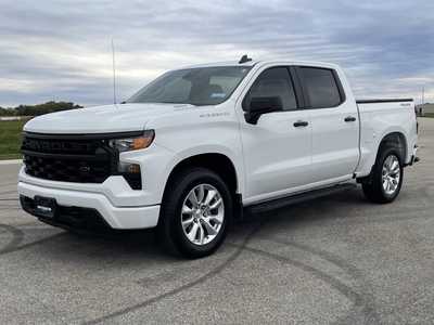 2025 Chevrolet 1500 Crew Cab, $39000. Photo 2