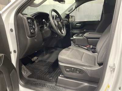 2025 Chevrolet 1500 Crew Cab, $39000. Photo 3