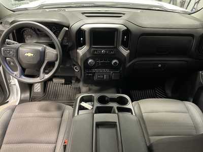 2025 Chevrolet 1500 Crew Cab, $39000. Photo 4