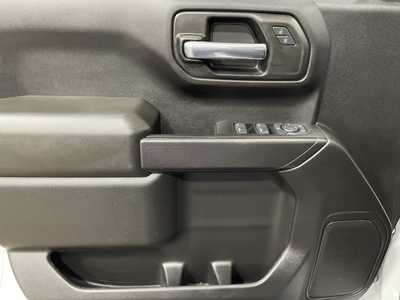 2025 Chevrolet 1500 Crew Cab, $39000. Photo 5