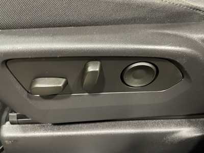 2025 Chevrolet 1500 Crew Cab, $39000. Photo 7