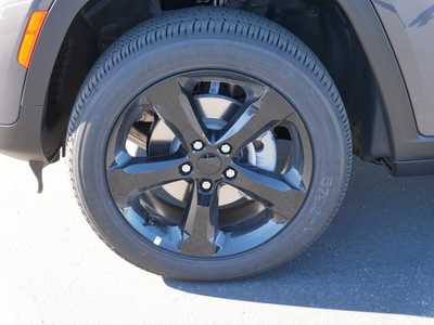 2025 Jeep Grand Cherokee, $42709. Photo 4