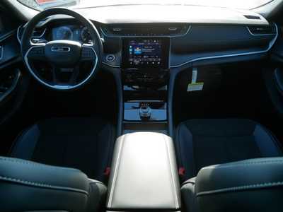 2025 Jeep Grand Cherokee, $42173. Photo 9