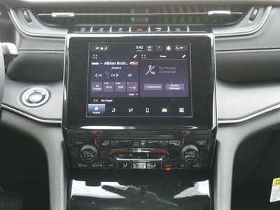 2025 Jeep Grand Cherokee, $42709. Photo 10