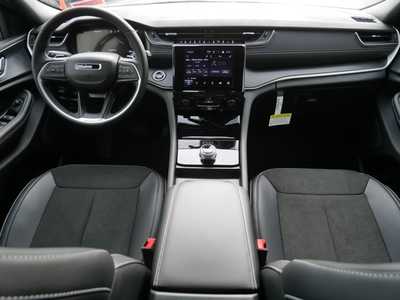 2025 Jeep Grand Cherokee, $42709. Photo 9