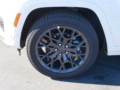 2025 Jeep Grand Cherokee, $63587. Photo 4