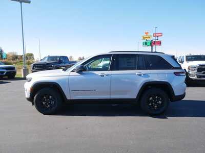 2025 Jeep Grand Cherokee, $41229. Photo 3
