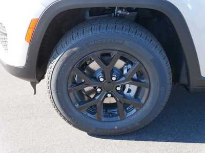 2025 Jeep Grand Cherokee, $41229. Photo 4