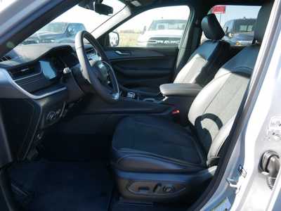 2025 Jeep Grand Cherokee, $41229. Photo 6