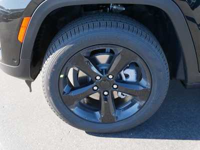 2025 Jeep Grand Cherokee, $49737. Photo 4