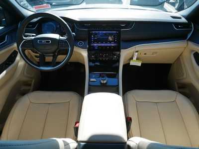 2025 Jeep Grand Cherokee, $49737. Photo 9