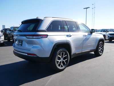 2025 Jeep Grand Cherokee, $44651. Photo 2