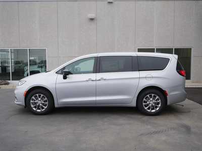 2026 Chrysler Pacifica, $45007. Photo 3