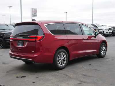 2026 Chrysler Pacifica, $45007. Photo 2