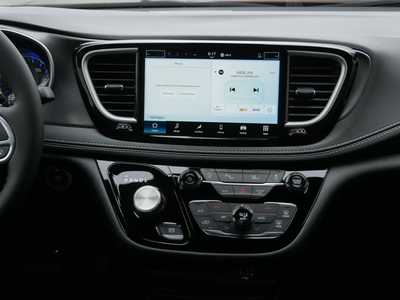 2026 Chrysler Pacifica, $45007. Photo 9