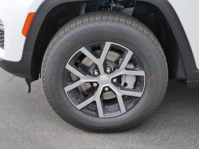 2025 Jeep Grand Cherokee, $44115. Photo 4