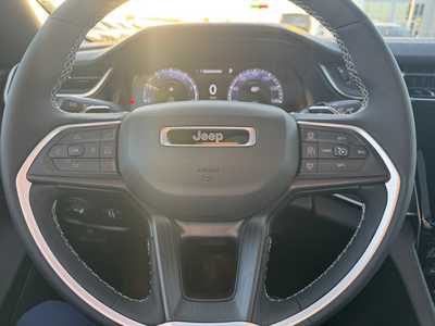 2025 Jeep Grand Cherokee, $39000. Photo 12