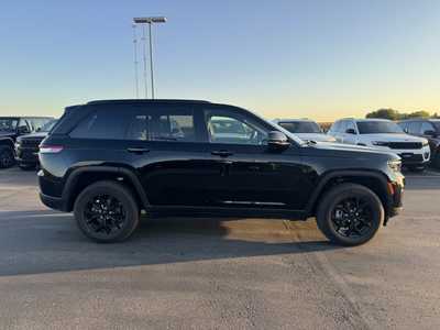 2025 Jeep Grand Cherokee, $39000. Photo 2