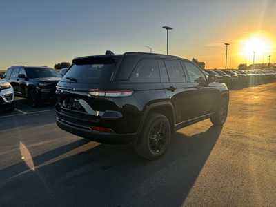 2025 Jeep Grand Cherokee, $39000. Photo 3