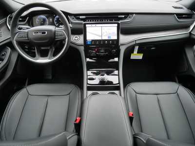 2025 Jeep Grand Cherokee, $42388. Photo 9