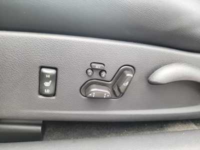 2005 Chevrolet SSR, $35000. Photo 12