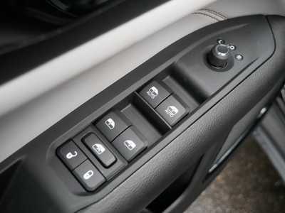 2026 Jeep Compass, $31648. Photo 7