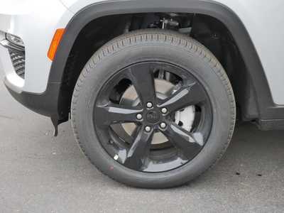 2025 Jeep Grand Cherokee, $44841. Photo 2