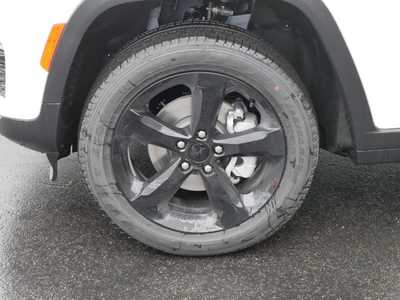 2025 Jeep Grand Cherokee, $44305. Photo 4