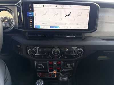 2024 Jeep Gladiator, $39000. Photo 5