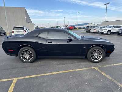 2017 Dodge Challenger, $18000. Photo 4