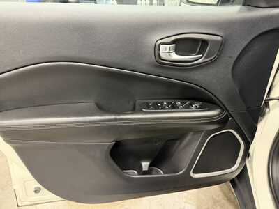 2019 Jeep Compass, $18000. Photo 12