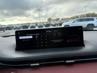 2023 Genesis GV70, $43000. Photo 6