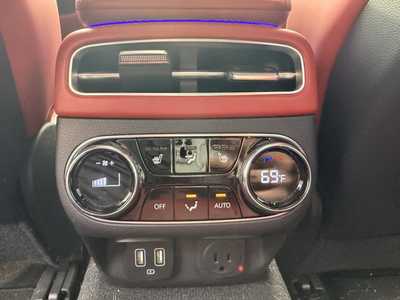 2023 Genesis GV70, $43000. Photo 8