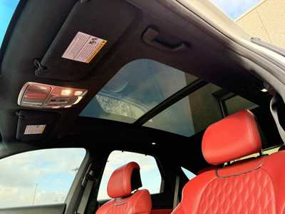 2023 Genesis GV70, $43000. Photo 9