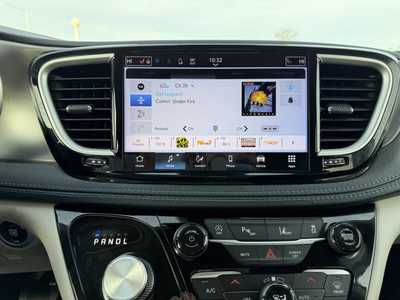 2021 Chrysler Pacifica, $29000. Photo 6