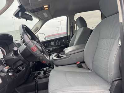 2016 RAM 2500 Crew Cab, $28000. Photo 9