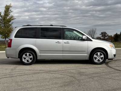 2010 Dodge Caravan, Grand, $12000. Photo 12