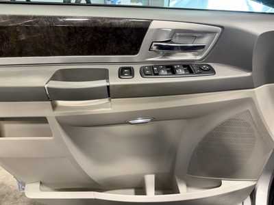 2010 Dodge Caravan, Grand, $12000. Photo 5